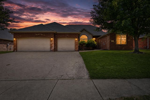 478 E Sequoia Street, Republic, MO 65738