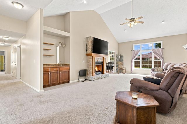 478 E Sequoia Street, Republic, MO 65738