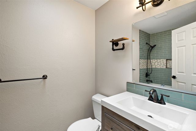 9435 Echo Valley Road NW, Bremerton, WA 98312
