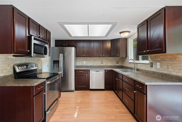 9435 Echo Valley Road NW, Bremerton, WA 98312