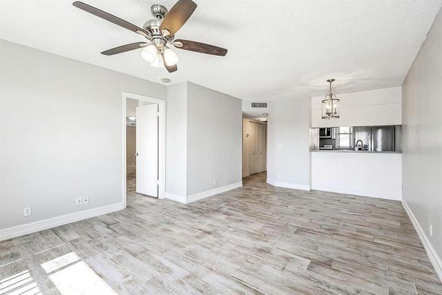 911 Twin Lakes Drive 3-N, Coral Springs, FL 33071