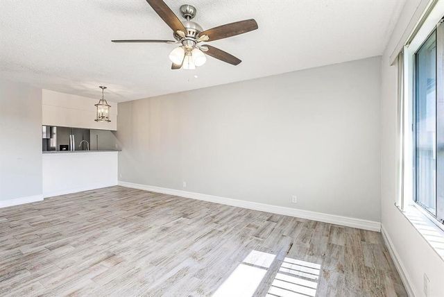 911 Twin Lakes Drive 3-N, Coral Springs, FL 33071