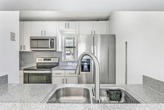 911 Twin Lakes Drive 3-N, Coral Springs, FL 33071