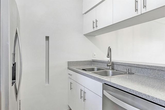 911 Twin Lakes Drive 3-N, Coral Springs, FL 33071