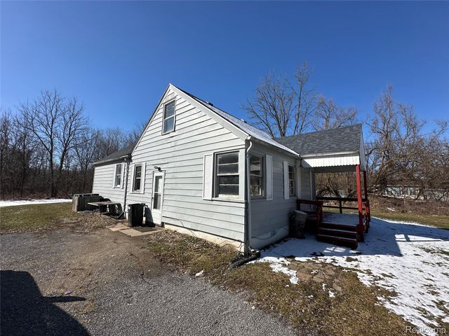 3241 Walton Avenue, Flint Charter Township, MI 48504