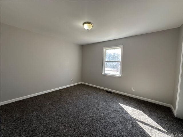 3241 Walton Avenue, Flint Charter Township, MI 48504