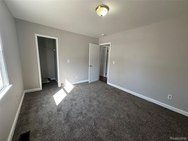 3241 Walton Avenue, Flint Charter Township, MI 48504