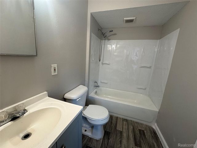 3241 Walton Avenue, Flint Charter Township, MI 48504