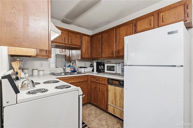 1500 Evergreen Avenue 26, Mission, TX 78572