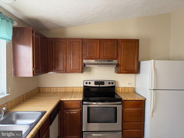 7845 FLINTSHIRE CT, Pasadena, MD 21122