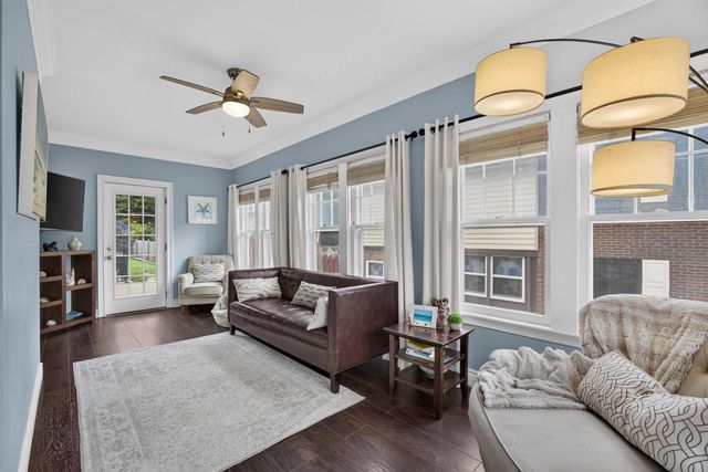 327 McClellan Boulevard, Davenport, IA 52803