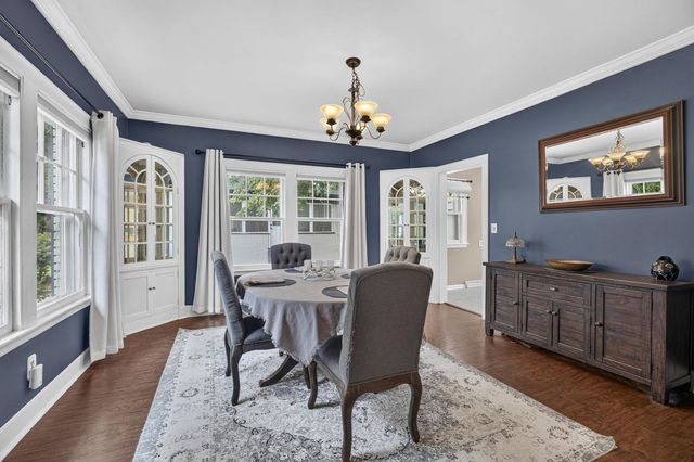 327 McClellan Boulevard, Davenport, IA 52803