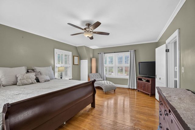 327 McClellan Boulevard, Davenport, IA 52803