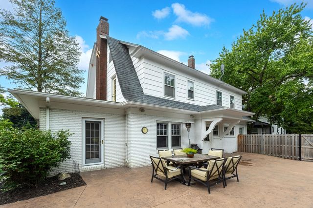 327 McClellan Boulevard, Davenport, IA 52803