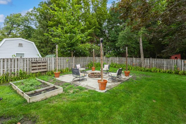 327 McClellan Boulevard, Davenport, IA 52803