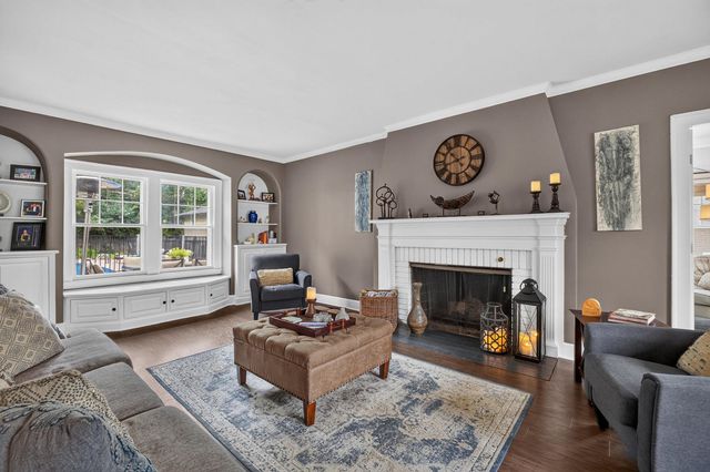 327 McClellan Boulevard, Davenport, IA 52803