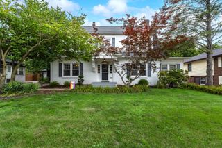 327 McClellan Boulevard, Davenport, IA 52803