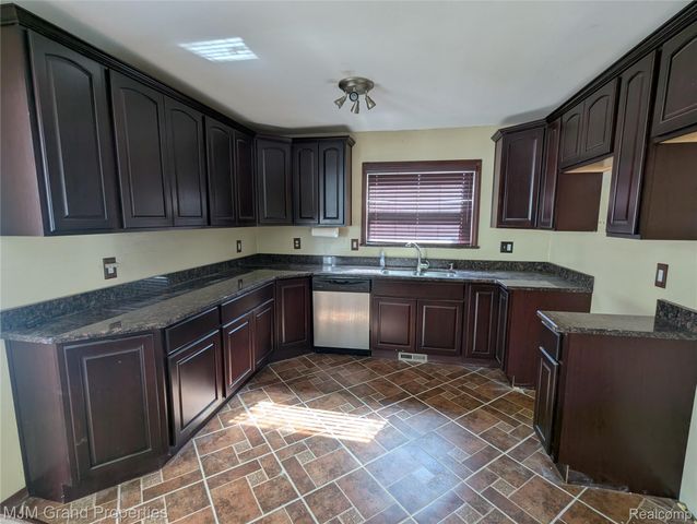 16103 Meadow Drive, Romulus, MI 48174