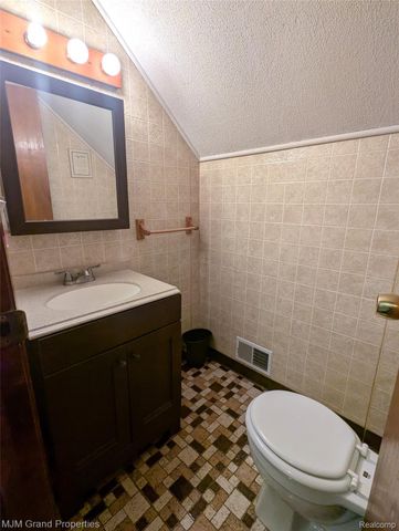 16103 Meadow Drive, Romulus, MI 48174