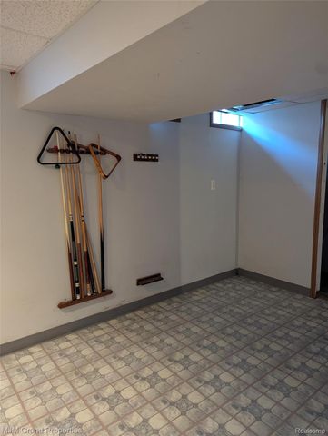 16103 Meadow Drive, Romulus, MI 48174