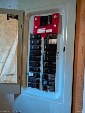 16103 Meadow Drive, Romulus, MI 48174