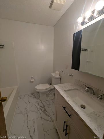 16103 Meadow Drive, Romulus, MI 48174