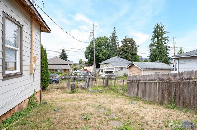 110 Alder Street E, Eatonville, WA 98328