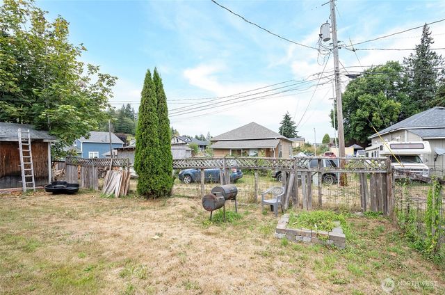 110 Alder Street E, Eatonville, WA 98328