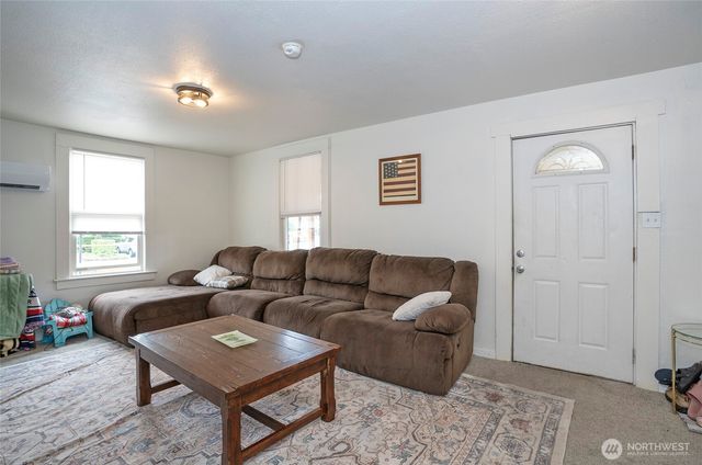 110 Alder Street E, Eatonville, WA 98328