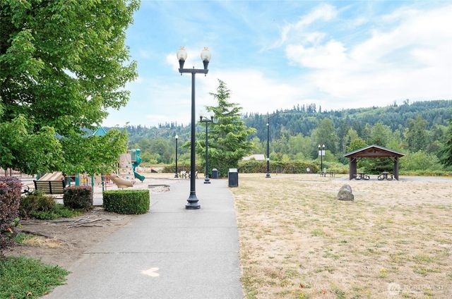 110 Alder Street E, Eatonville, WA 98328
