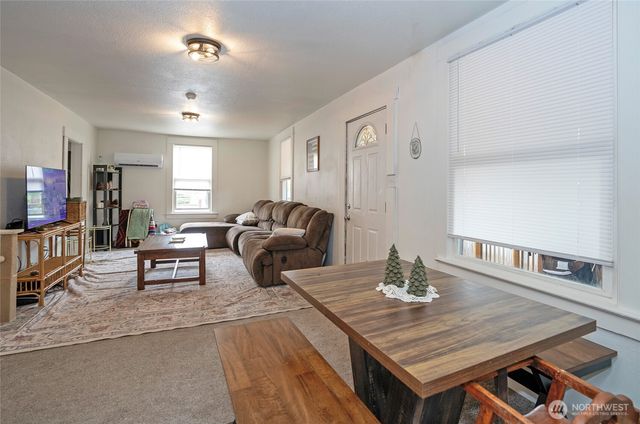110 Alder Street E, Eatonville, WA 98328