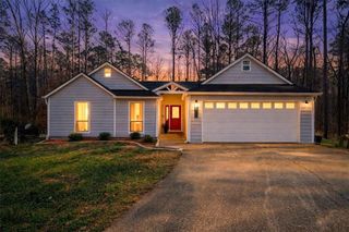 5802 Bay Pointe Sound NW, Acworth, GA 30101