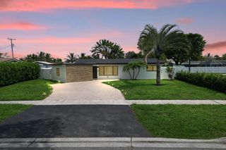 1001 SE 13th Court, Deerfield Beach, FL 33441