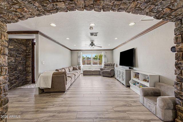 3109 N GILBERT Road, Mesa, AZ 85203