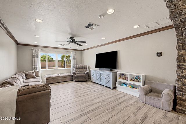 3109 N GILBERT Road, Mesa, AZ 85203