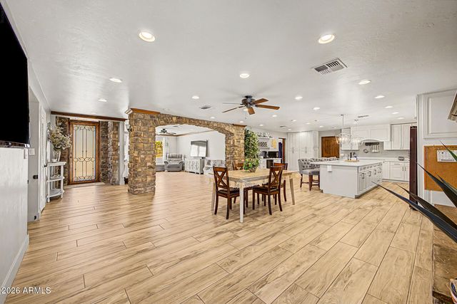 3109 N GILBERT Road, Mesa, AZ 85203