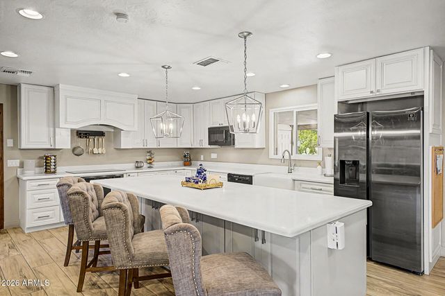 3109 N GILBERT Road, Mesa, AZ 85203