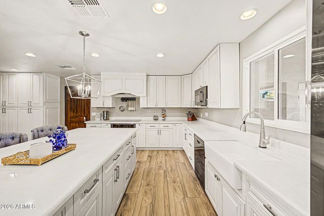 3109 N GILBERT Road, Mesa, AZ 85203