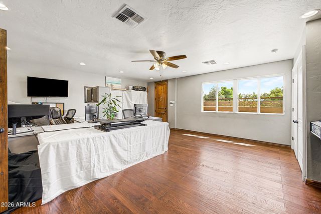 3109 N GILBERT Road, Mesa, AZ 85203