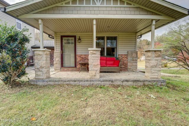 335 Pleasant Hill Place, Bluff City, TN 37618