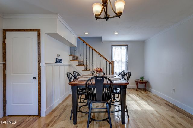 335 Pleasant Hill Place, Bluff City, TN 37618