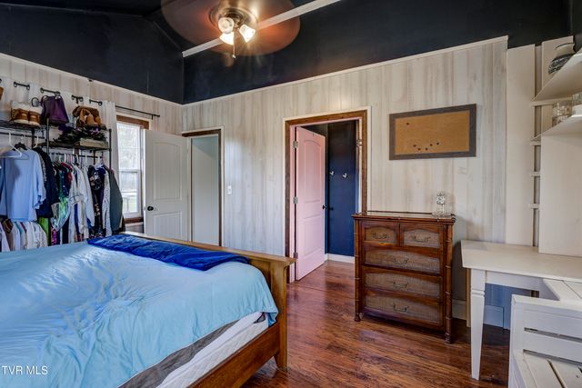 335 Pleasant Hill Place, Bluff City, TN 37618