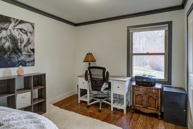 335 Pleasant Hill Place, Bluff City, TN 37618