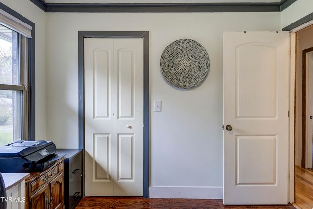 335 Pleasant Hill Place, Bluff City, TN 37618