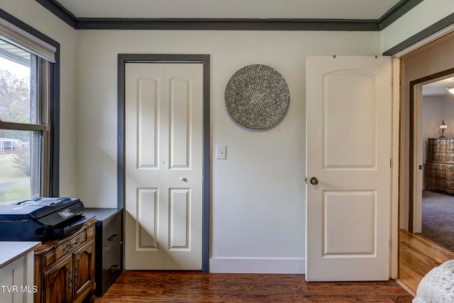 335 Pleasant Hill Place, Bluff City, TN 37618