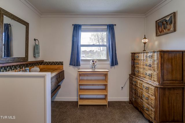 335 Pleasant Hill Place, Bluff City, TN 37618