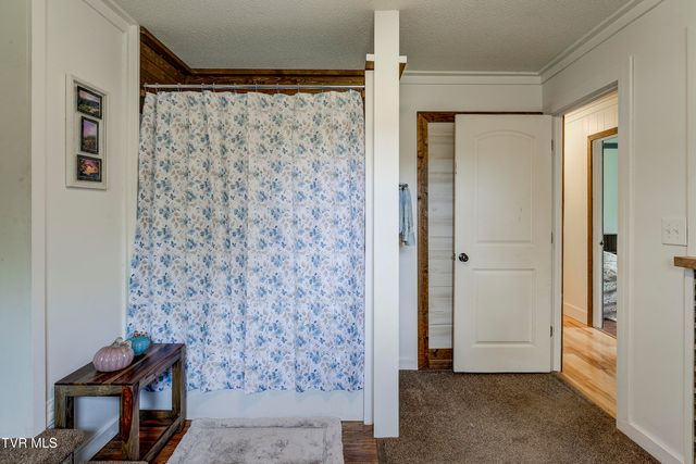 335 Pleasant Hill Place, Bluff City, TN 37618