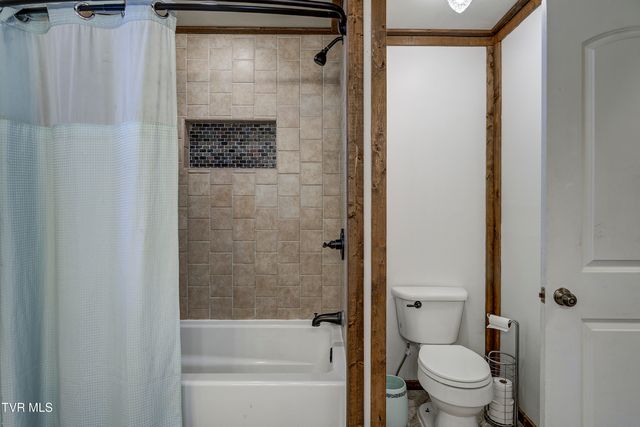 335 Pleasant Hill Place, Bluff City, TN 37618