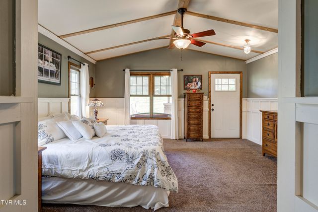 335 Pleasant Hill Place, Bluff City, TN 37618