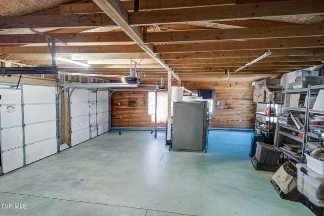 335 Pleasant Hill Place, Bluff City, TN 37618